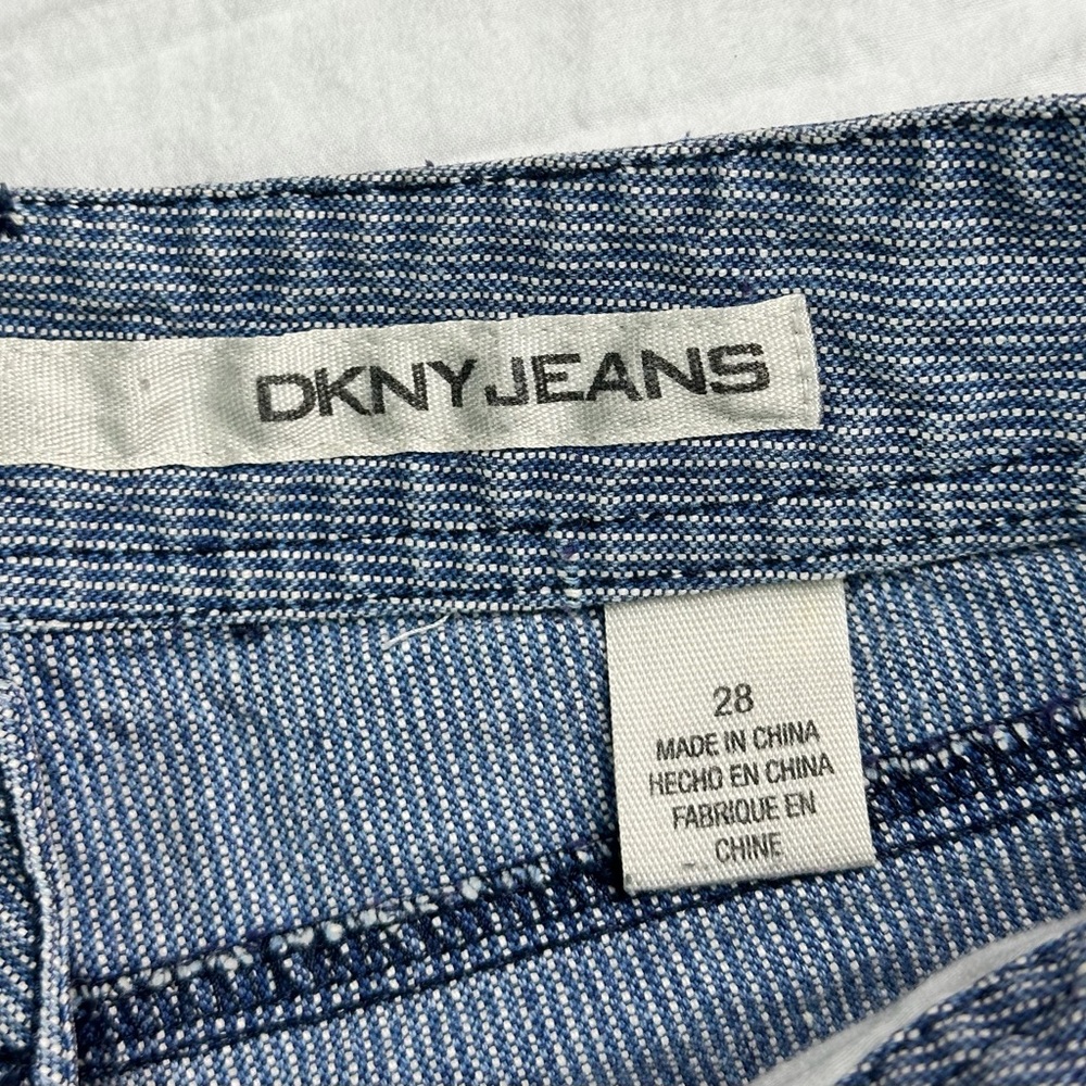 🌿 DKNY Jeans Blue Pinstripe Mini Shorts Y2K Low Rise Cuffed Denim 28 🌿 - Picture 3 of 10